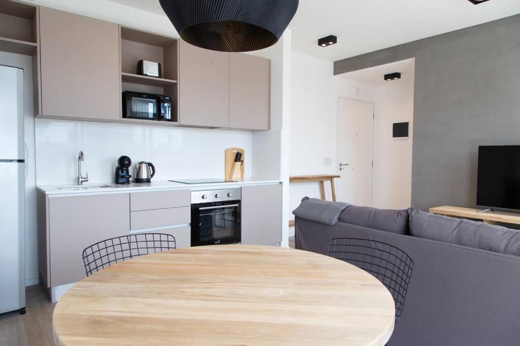 Almez Stunning Deluxe Apartment