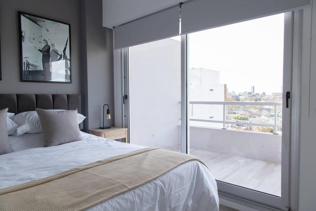 Almez Stunning Deluxe Apartment *