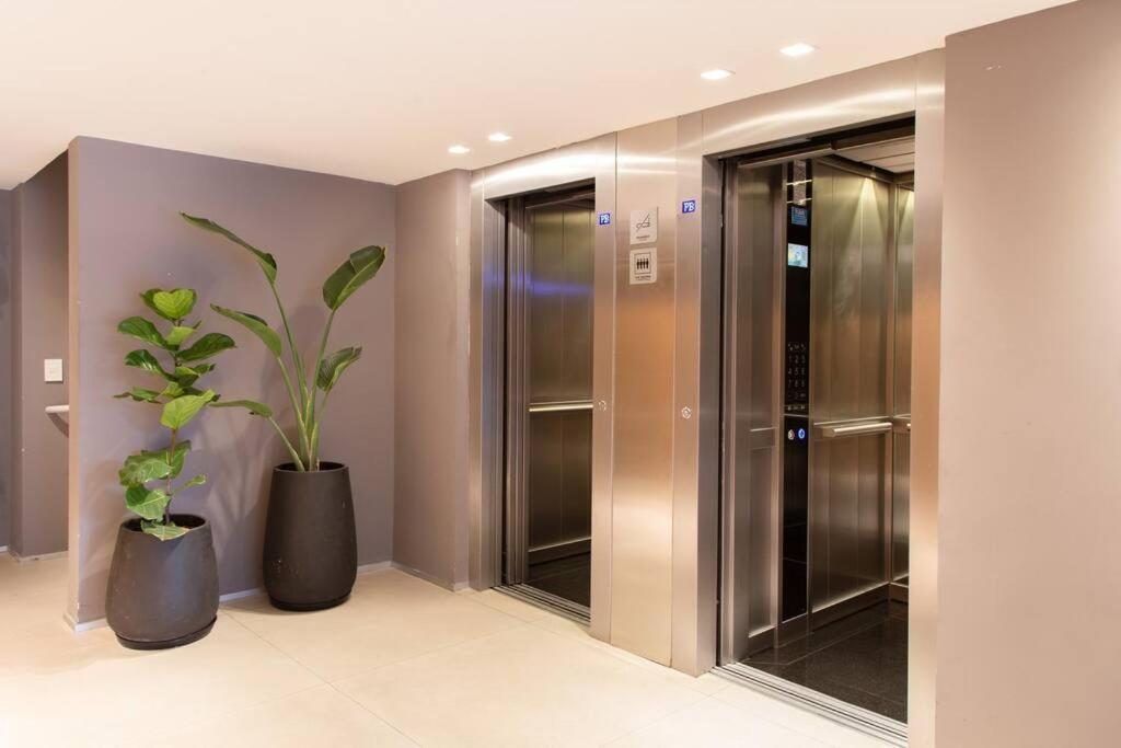 Almez Stunning Deluxe Apartment